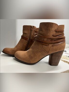 Madden Girl Brown Wrap Strap Ankle Booties Size 9